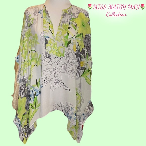 BCBG, Gorgeous flowy top with impeccably flirty lines and forgiveness, Size M/L - Picture 11 of 12